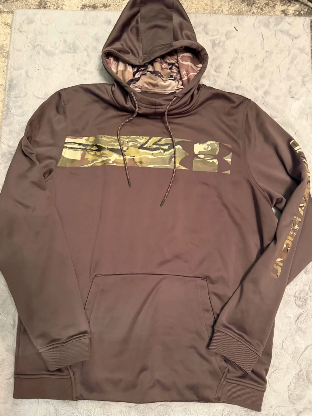 Under Armour loose fix XL Men's Brown Camo-Accent Hooded Pullover!